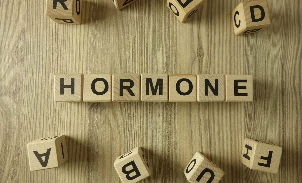 अगर आप पुरुष हैं और हो रहा है ये बदलाव, तो हो जाएं सावधान – हो सकता है आपकी Hormonal Health खतरे में हो!