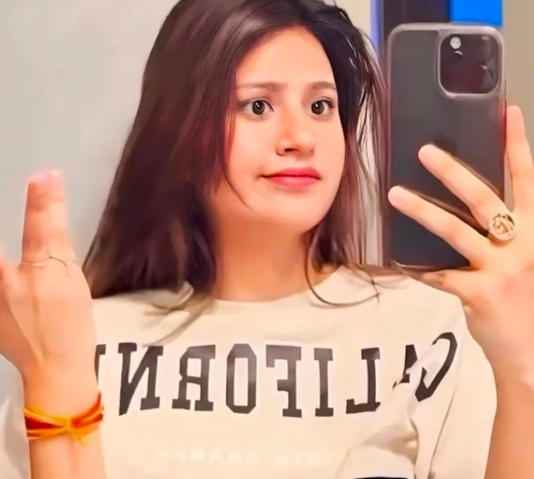 Anjali Arora viral video